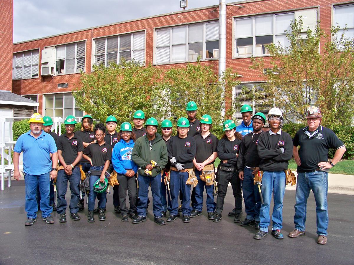 Group shot of Paul Simon Chicago Job Corps volunteers