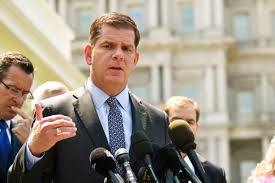 Marty Walsh speaks to carpenters