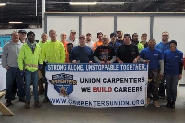 Image for Local 10 Carpenters Rebuild Chicago Community Center