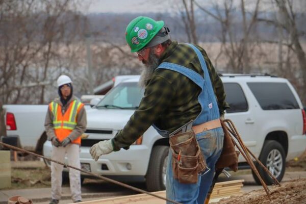 Image for St. Louis Apprentices Building Homes With Habitat For Humanity