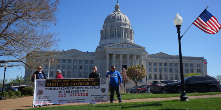Image for Union Carpenters Out In Full Force On Tax Day